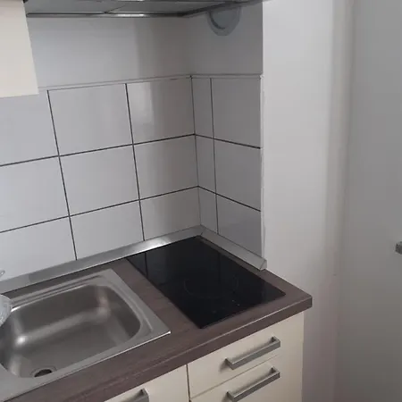 Ljubas Apartament *