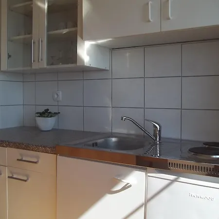 Ljubas Apartament *