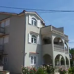 Ljubas Апартаменты *
